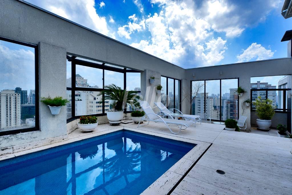 COBERTURA de Apartamento à venda, Padrão com 390 m², 4 quartos e 5 vagas em Campo Belo - São Paulo