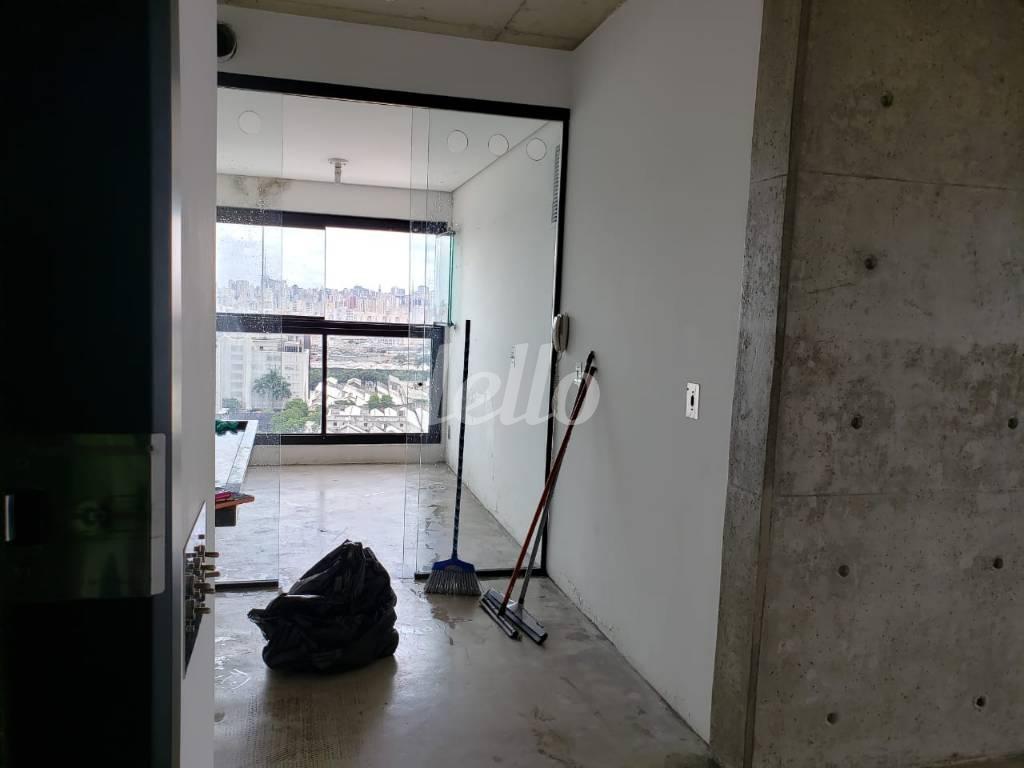 COZINHA E VARANDA de Apartamento à venda, Padrão com 71 m², 1 quarto e 2 vagas em Mooca - São Paulo