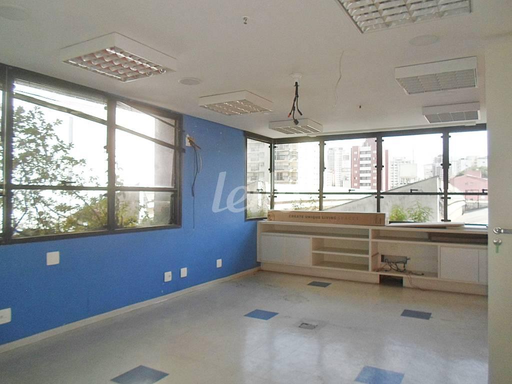 SALA 6 de Sala / Conjunto para alugar, Padrão com 408 m², e 5 vagas em Vila Mariana - São Paulo