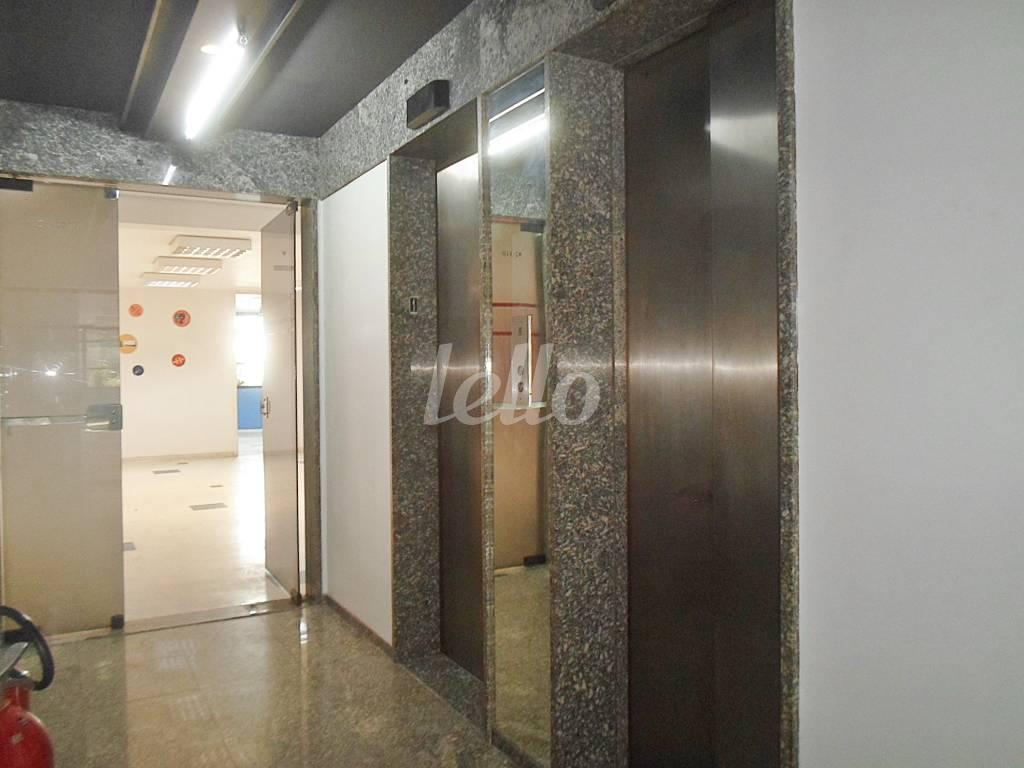 HALL DO ELEVADOR de Sala / Conjunto para alugar, Padrão com 408 m², e 5 vagas em Vila Mariana - São Paulo