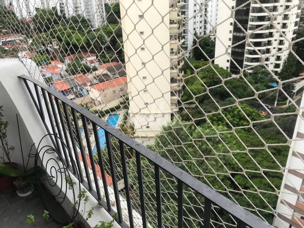 SACADA de Apartamento à venda, Padrão com 105 m², 2 quartos e 2 vagas em Campo Belo - São Paulo
