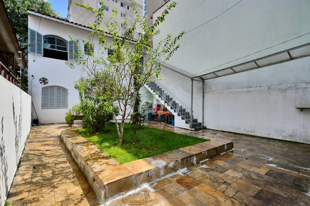 JARDIM de Casa à venda, sobrado com 477 m², 5 quartos e 4 vagas em Vila Mariana - São Paulo