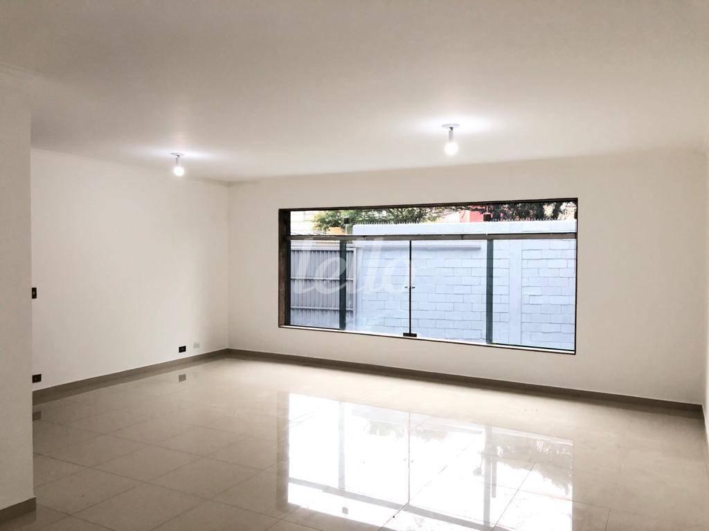 SALAS de Casa à venda, sobrado com 290 m², e 14 vagas em Planalto Paulista - São Paulo
