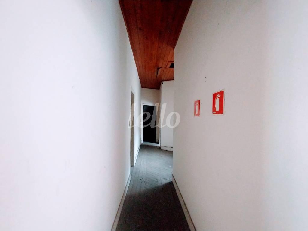 CORREDOR de Sobreloja para alugar, Padrão com 150 m², e em Ipiranga - São Paulo