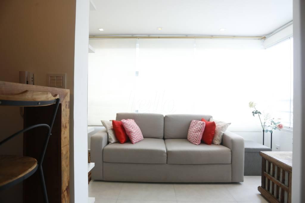 SALA de Apartamento à venda, Padrão com 37 m², 1 quarto e 1 vaga em Bela Vista - São Paulo