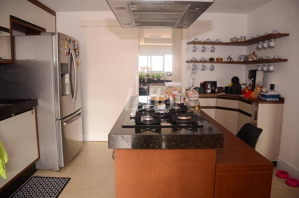COZINHA de Apartamento à venda, Padrão com 190 m², 3 quartos e 3 vagas em Santana - São Paulo