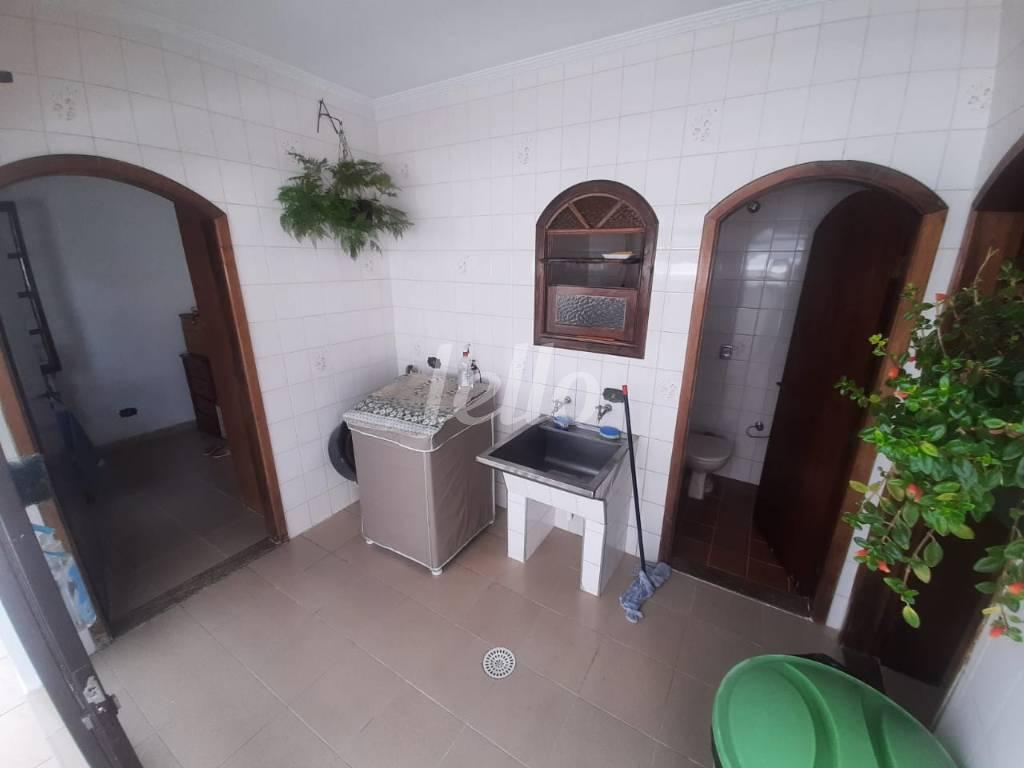 ÁREA DE SERVIÇO de Casa à venda, assobradada com 250 m², 3 quartos e 5 vagas em Barro Branco - zona Norte - São Paulo