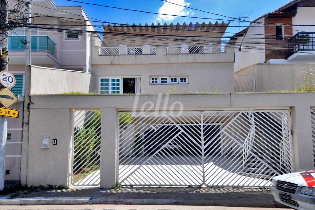 FACHADA de Casa à venda, sobrado com 300 m², 3 quartos e 4 vagas em Jardim Franca - São Paulo