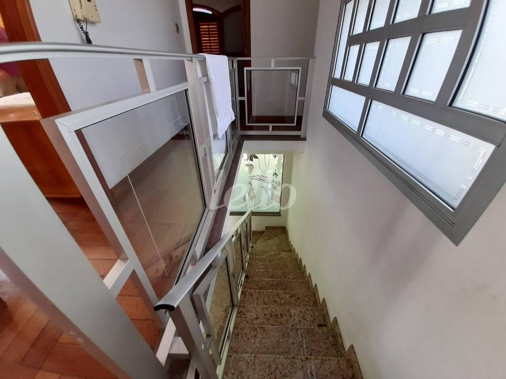ACESSO ANDAR SUPERIOR de Casa à venda, sobrado com 300 m², 5 quartos e 8 vagas em Jardim São Paulo - São Paulo