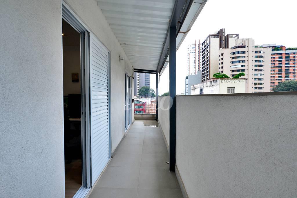 VARANDA de Apartamento à venda, Padrão com 219 m², 2 quartos e 2 vagas em Pinheiros - São Paulo