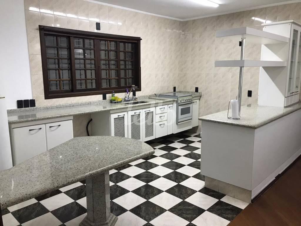 COZINHA de Casa à venda, sobrado com 234 m², 3 quartos e 2 vagas em Osvaldo Cruz - São Caetano do Sul