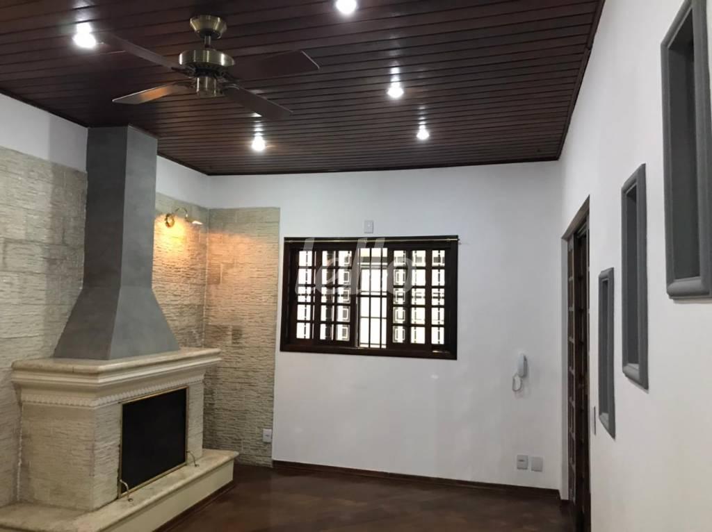 SALA DE LAREIRA de Casa à venda, sobrado com 234 m², 3 quartos e 2 vagas em Osvaldo Cruz - São Caetano do Sul