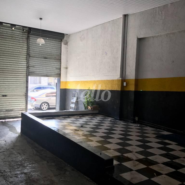 ENTRADA de Galpão/Armazém à venda, Padrão com 1000 m², e 10 vagas em Mooca - São Paulo