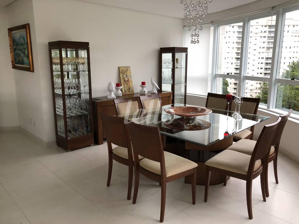 SALA de Apartamento à venda, Padrão com 362 m², 4 quartos e 4 vagas em Jardim - Santo André