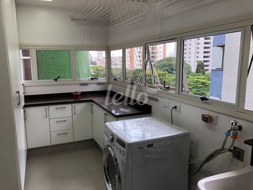 ÁREA DE SERVIÇO de Apartamento à venda, Padrão com 362 m², 4 quartos e 4 vagas em Jardim - Santo André