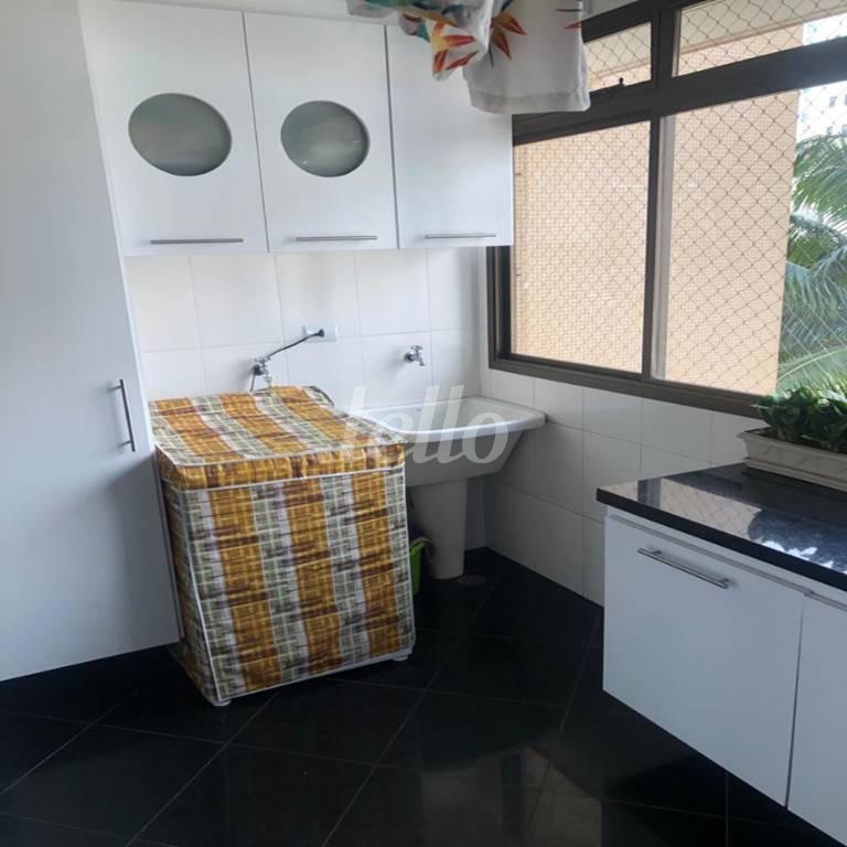 ÁREA DE SERVIÇO de Apartamento à venda, Padrão com 198 m², 3 quartos e 3 vagas em Água Fria - São Paulo