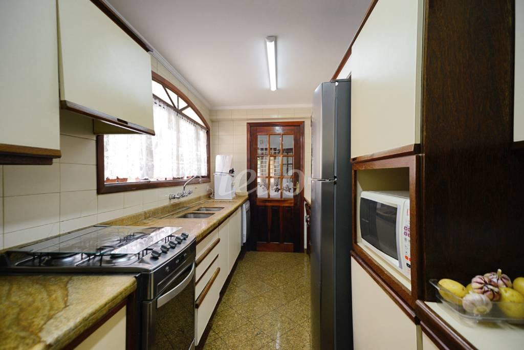 COZINHA de Casa à venda, sobrado com 228 m², 3 quartos e 4 vagas em Vila Paiva - São Paulo
