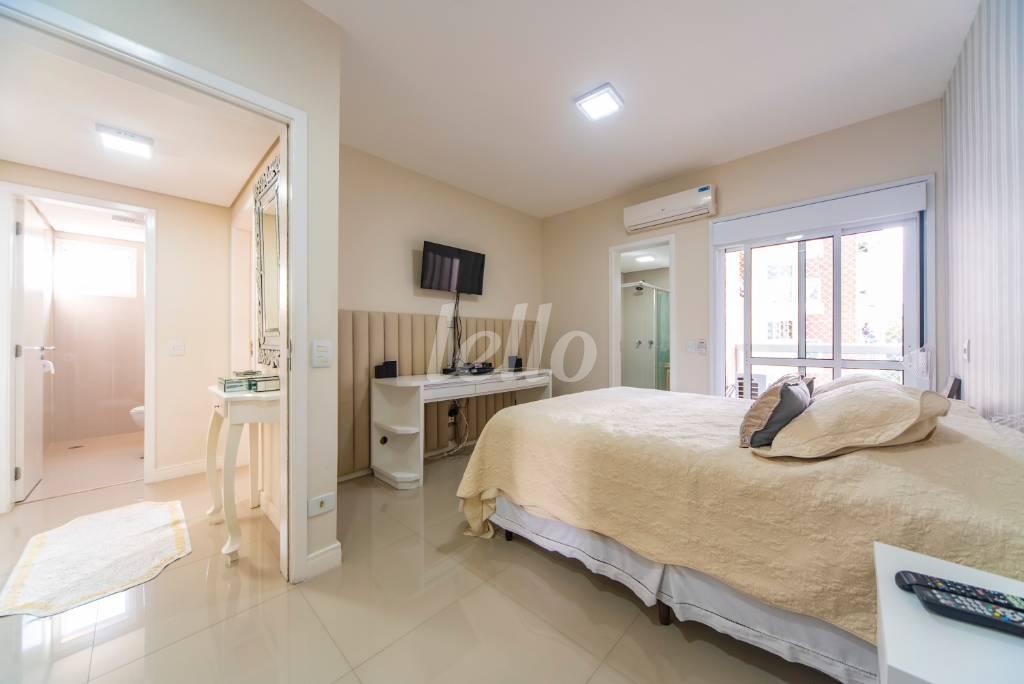 SUÍTE 1 de Apartamento à venda, Padrão com 122 m², 3 quartos e 3 vagas em Jardim - Santo André