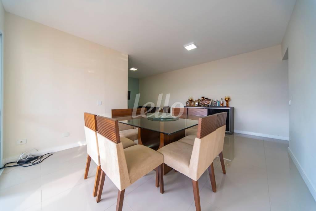 SALA DOIS AMBIENTES de Apartamento à venda, Padrão com 122 m², 3 quartos e 3 vagas em Jardim - Santo André