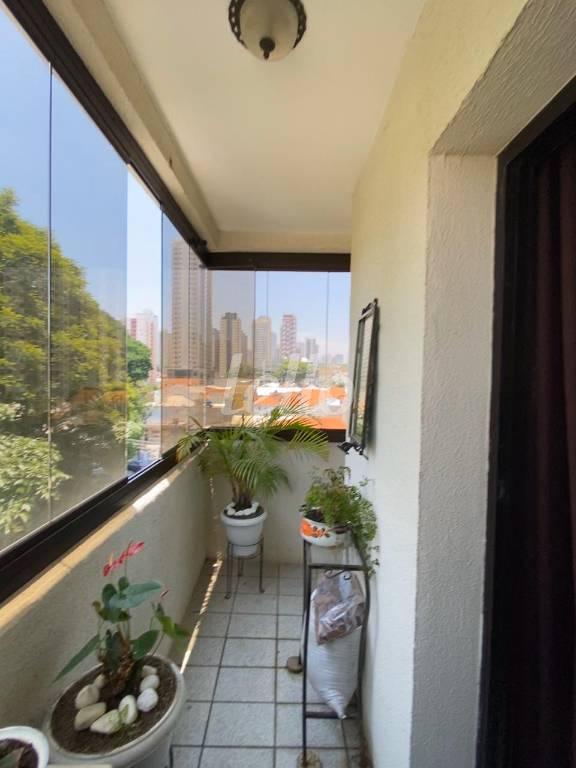 SACADA AMPLA ENVIDRAÇADA de Apartamento à venda, Padrão com 140 m², 5 quartos e 2 vagas em Vila Gomes Cardim - São Paulo