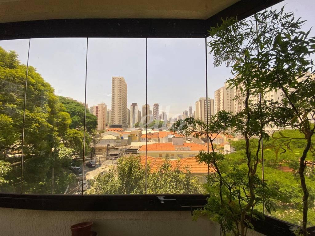VISTA AMPLA / SACADA ENVIDRAÇADA de Apartamento à venda, Padrão com 140 m², 5 quartos e 2 vagas em Vila Gomes Cardim - São Paulo