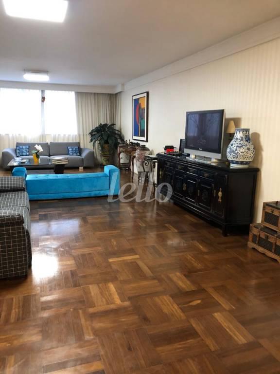 SALA de Apartamento à venda, Padrão com 382 m², 4 quartos e 2 vagas em Jardim Paulista - São Paulo
