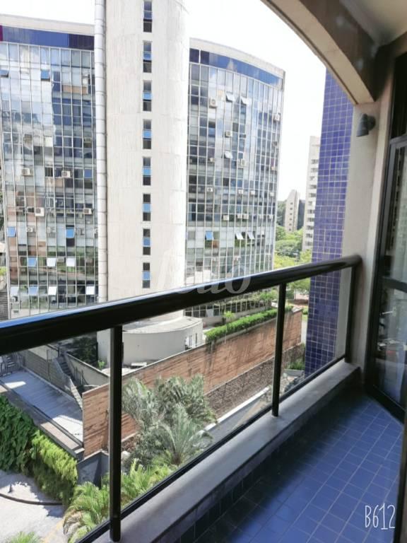 VARANDA de Apartamento à venda, Flat com 62 m², 2 quartos e 1 vaga em Jardins - São Paulo