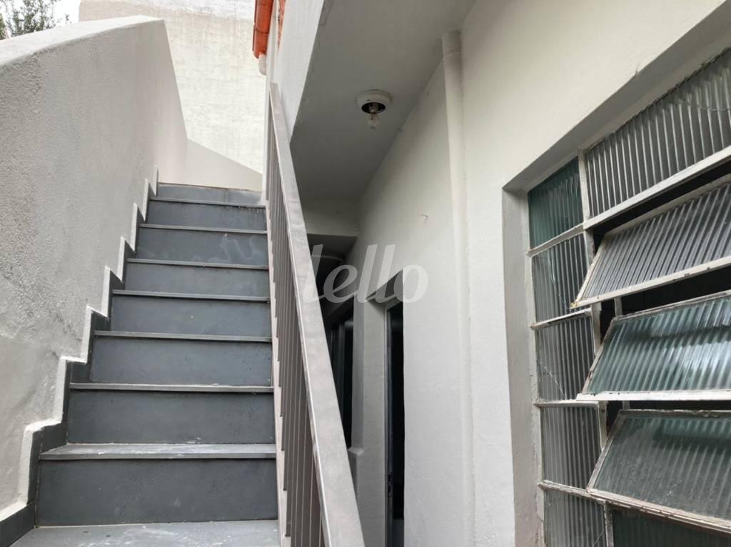 ESCADA EXTERNA de Casa à venda, sobrado com 85 m², 2 quartos e 1 vaga em Santa Teresinha - Santo André
