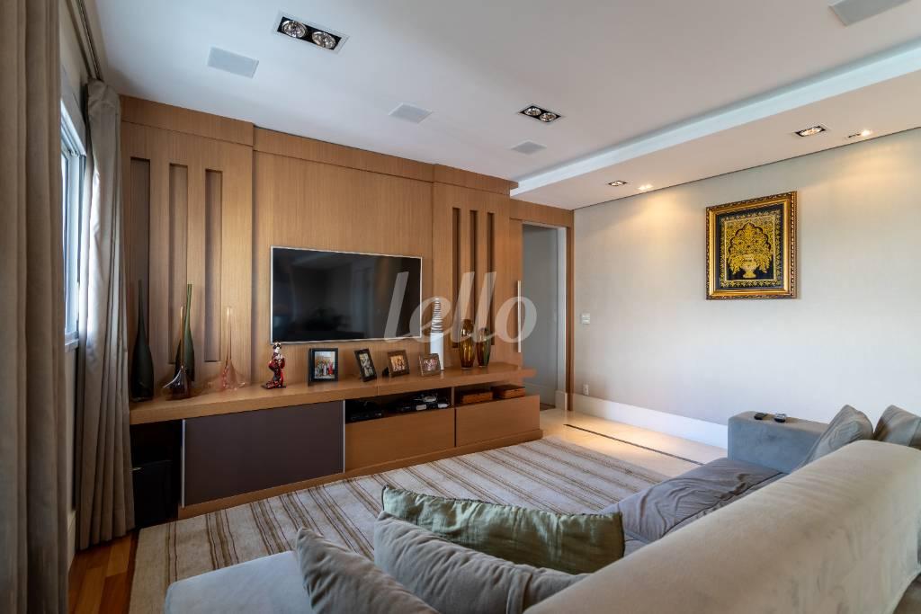 SALA DOIS AMBIENTES de Apartamento à venda, Padrão com 216 m², 4 quartos e 4 vagas em Jardim Vila Mariana - São Paulo