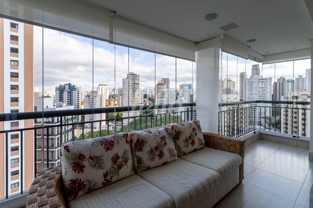 VARANDA SALA DOIS AMBIENTES de Apartamento à venda, Padrão com 216 m², 4 quartos e 4 vagas em Jardim Vila Mariana - São Paulo