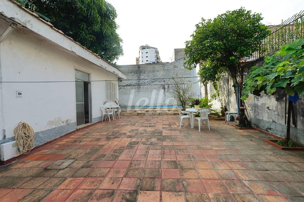 QUINTAL de Casa à venda, sobrado com 250 m², 3 quartos e 7 vagas em Mirandopolis - São Paulo