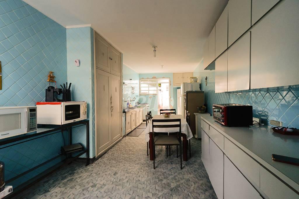 COZINHA de Casa à venda, sobrado com 250 m², 3 quartos e 7 vagas em Mirandopolis - São Paulo