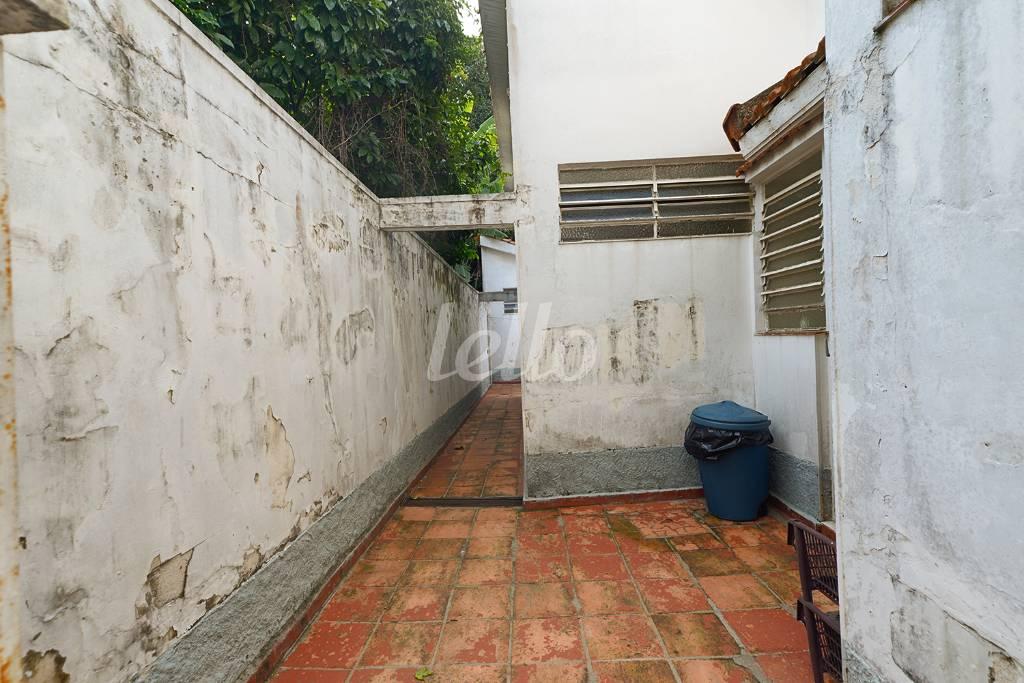 CORREDOR de Casa à venda, sobrado com 250 m², 3 quartos e 7 vagas em Mirandopolis - São Paulo