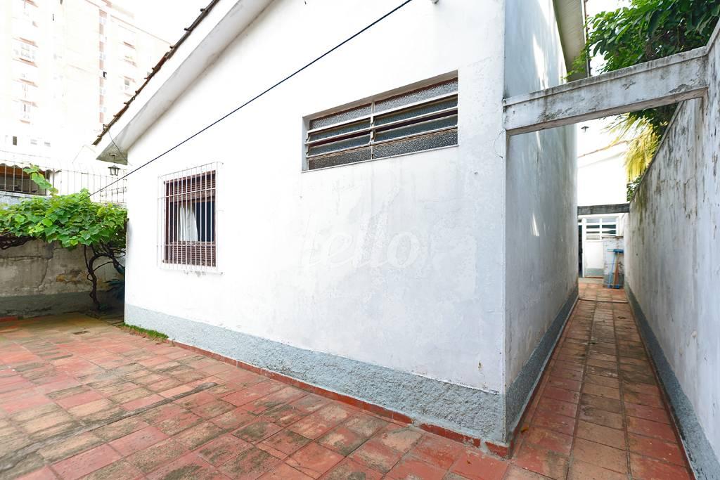 QUINTAL de Casa à venda, sobrado com 250 m², 3 quartos e 7 vagas em Mirandopolis - São Paulo
