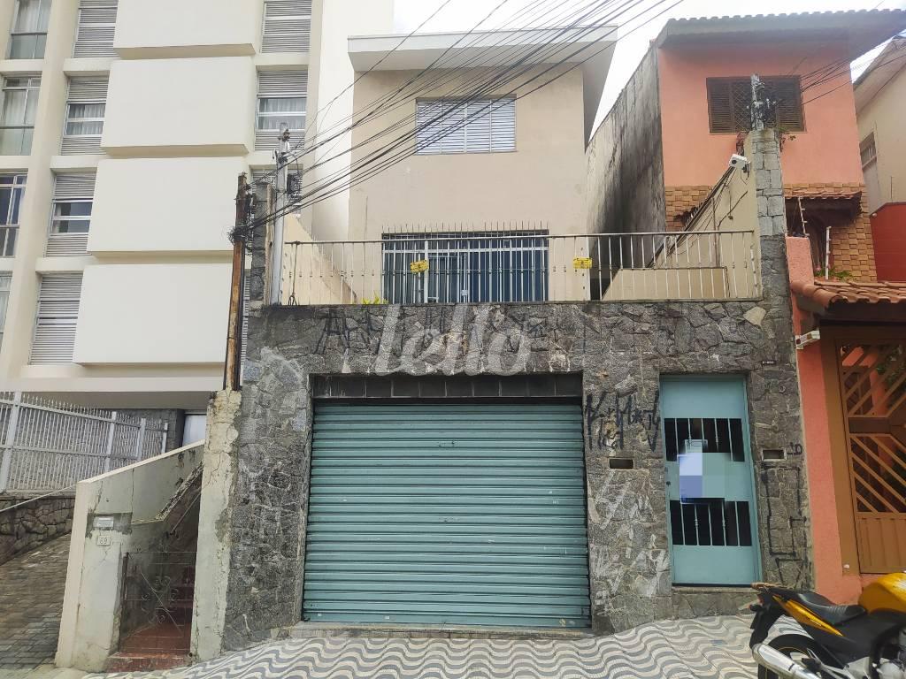 FACHADA de Casa à venda, sobrado com 326 m², 3 quartos e 3 vagas em Santana - São Paulo