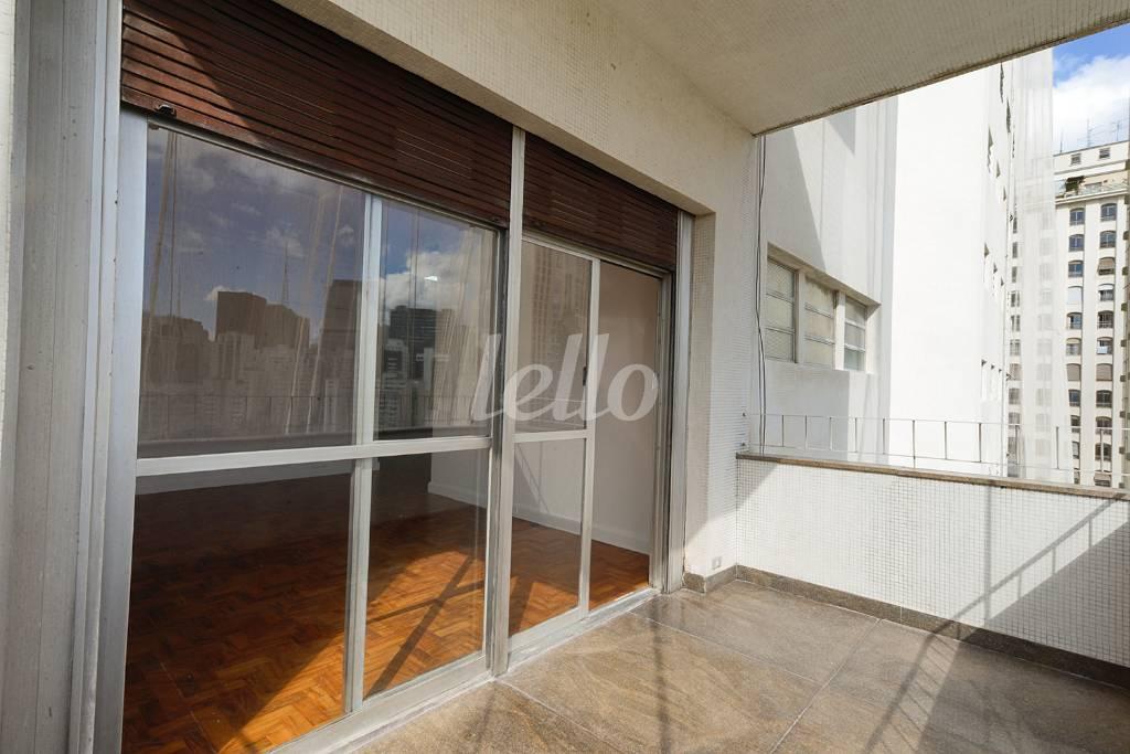 SUÍTE 2 de Apartamento à venda, Padrão com 612 m², 4 quartos e 3 vagas em Bela Vista - São Paulo