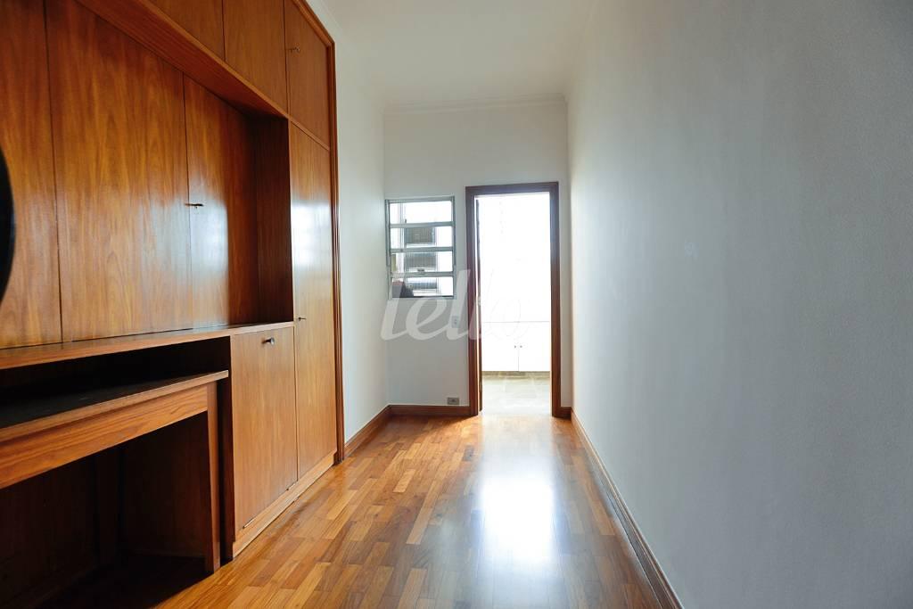 DORMITÓRIO DE SERVIÇO 1 de Apartamento à venda, Padrão com 612 m², 4 quartos e 3 vagas em Bela Vista - São Paulo