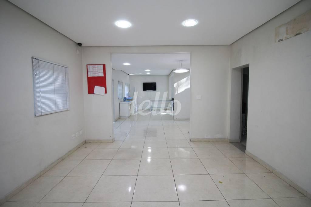 SALÃO de Casa para alugar, sobrado com 240 m², e 12 vagas em Tucuruvi - São Paulo