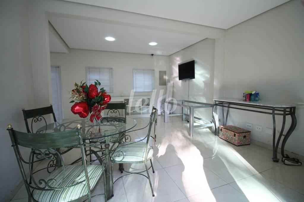 ENTRADA LATERAL de Casa para alugar, sobrado com 240 m², e 12 vagas em Tucuruvi - São Paulo