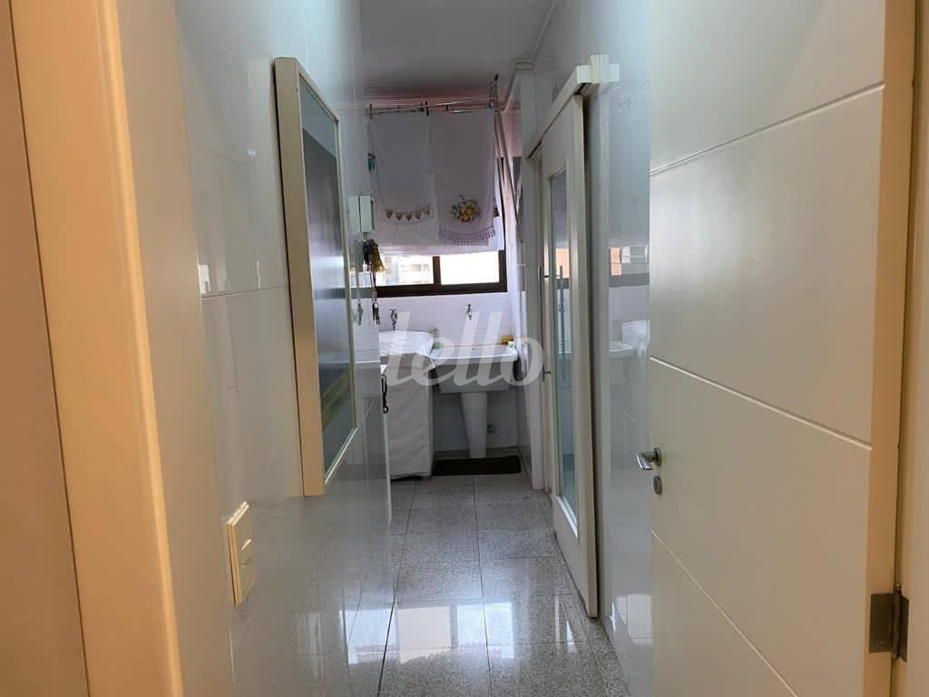 ÁREA DE SERVIÇO de Apartamento à venda, Padrão com 215 m², 4 quartos e 4 vagas em Tatuapé - São Paulo