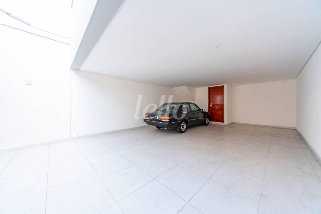 GARAGEM de Casa à venda, sobrado com 157 m², 3 quartos e 3 vagas em Santa Maria - Santo André
