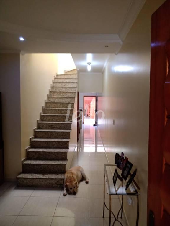 ACESSO PISO SUPERIOR de Casa à venda, sobrado com 180 m², 3 quartos e 4 vagas em Vila Leopoldina - Santo André