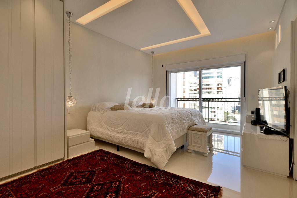SUÍTE MASTER de Apartamento à venda, Padrão com 232 m², 4 quartos e 4 vagas em Santana - São Paulo