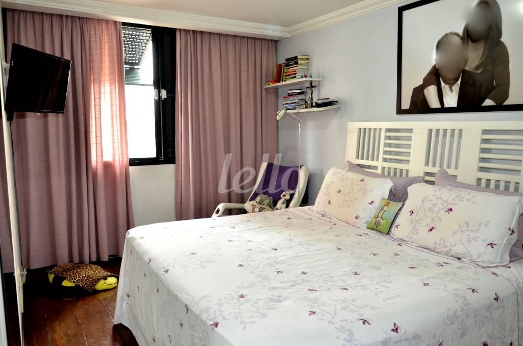 SUITE de Apartamento à venda, Padrão com 176 m², 4 quartos e 3 vagas em Vila Bastos - Santo André