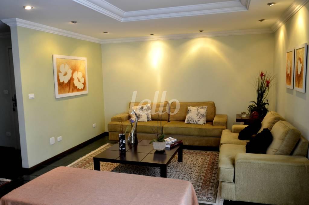 SALA DE ESTAR de Apartamento à venda, Padrão com 176 m², 4 quartos e 3 vagas em Vila Bastos - Santo André
