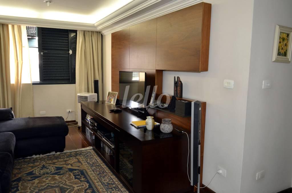 SALA DE TV de Apartamento à venda, Padrão com 176 m², 4 quartos e 3 vagas em Vila Bastos - Santo André