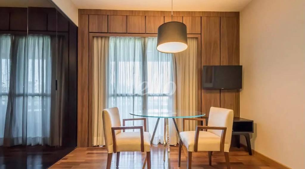 SALA de Apartamento à venda, Padrão com 40 m², 1 quarto e 1 vaga em Brooklin Paulista - São Paulo