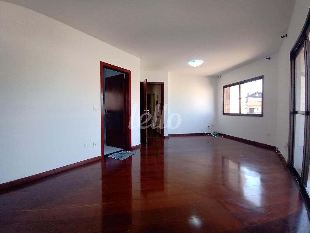 SALA de Apartamento à venda, Padrão com 96 m², 3 quartos e 1 vaga em Jardim Teresa - São Paulo