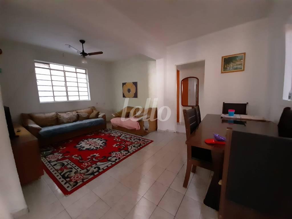 SALA de Casa à venda, de vila - térrea com 200 m², 6 quartos e 1 vaga em Vila Mariza Mazzei - São Paulo