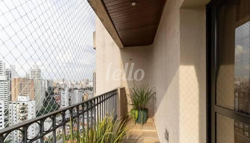 SACADA de Apartamento à venda, cobertura - Padrão com 360 m², 4 quartos e 3 vagas em Paraíso - São Paulo